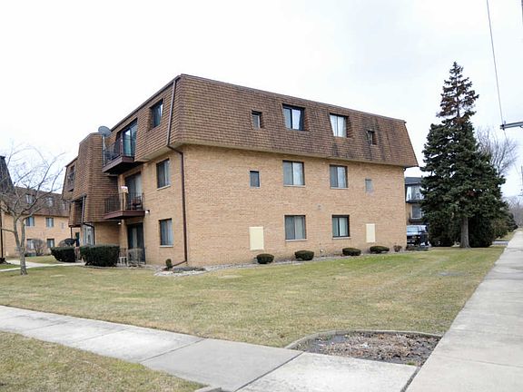 2nd image of 4917 W 109th St APT 203