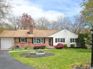 1 Swan View Ct, Patchogue, NY 11772