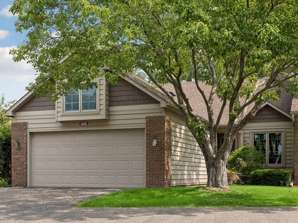 608 Sullivan Dr NE, Columbia Heights, MN 55421
