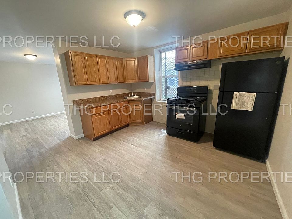 1st image of 671 Lincoln Ave #2