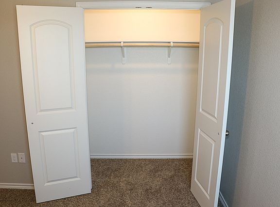 5th image of 728 Westfield Blvd #728