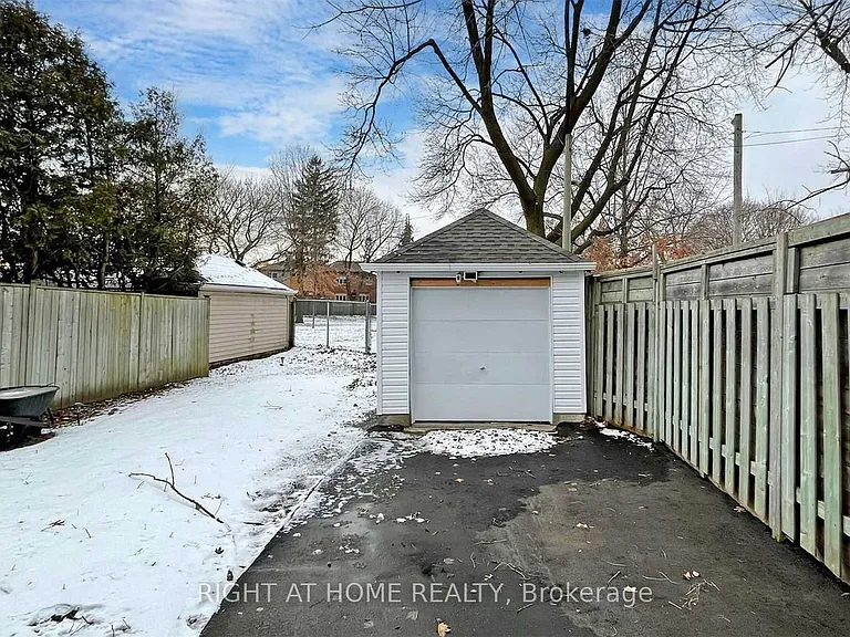 8 Airley Cres #MAIN — Photo 25