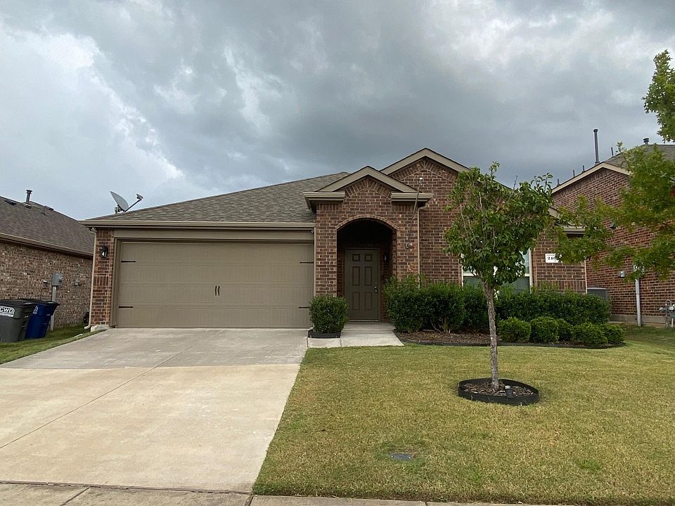 1st image of 2105 Meadow Park Dr