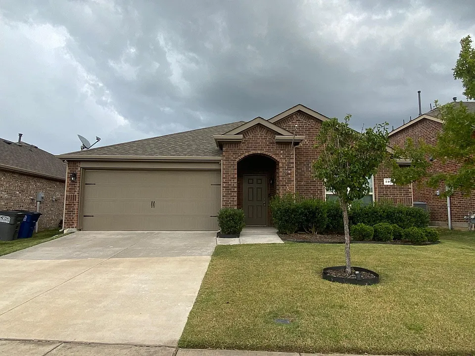 2105 Meadow Park Dr