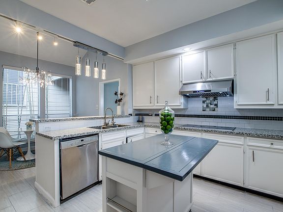 5th image of 1010 Forest Home Dr