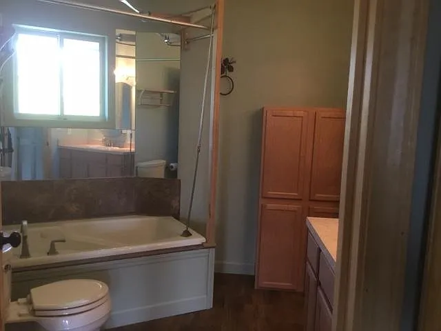 916 W Cedar Ln — Photo 6