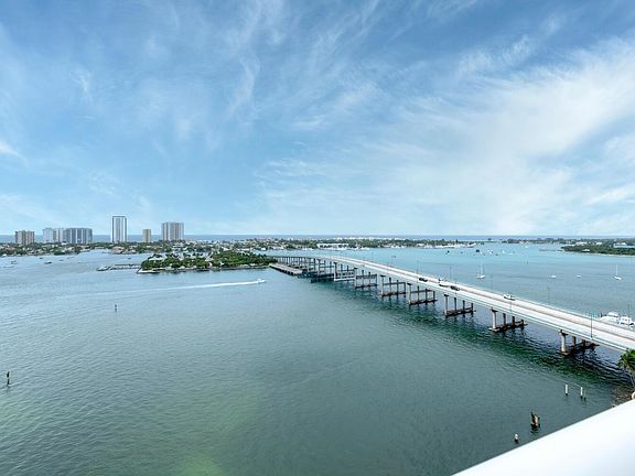3rd image of 2640 Lake Shore Dr Unit 1708
