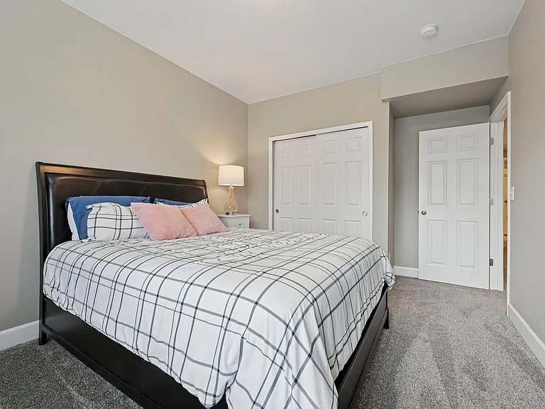5233 Makalu Dr — Photo 32