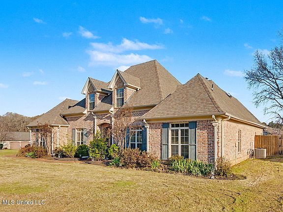 2nd image of 2964 Vanguard Dr