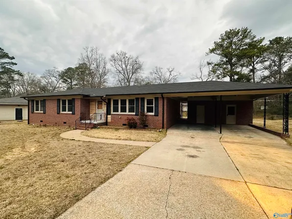 1504 Arrowhead Dr, Gadsden, AL 35903