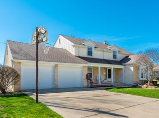 17600 Maple St, Lansing, IL 60438