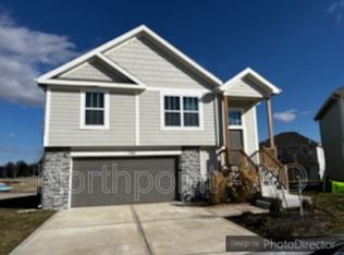 21801 Lucca Cir, Peculiar, MO 64078