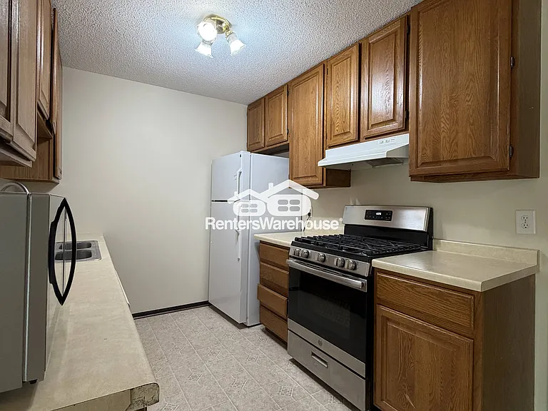 1601 N Innsbruck Dr #302 — Photo 4