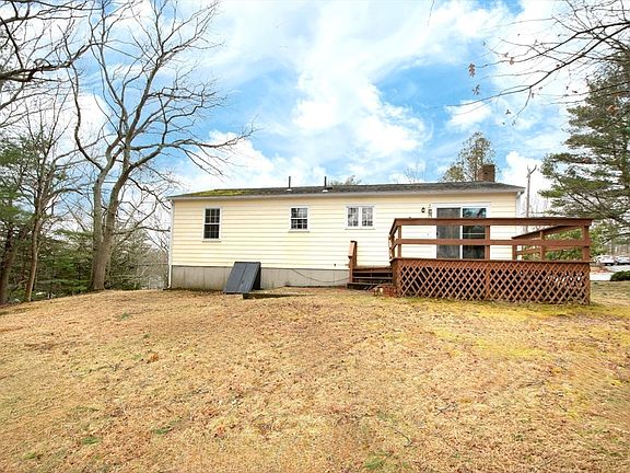 3rd image of 95 Blackmount Dr
