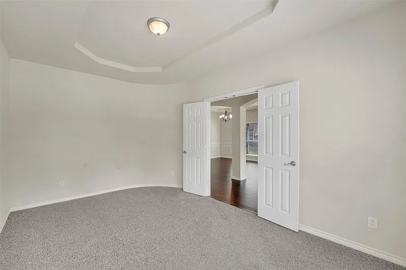 10438 Coach House Ln — Photo 3