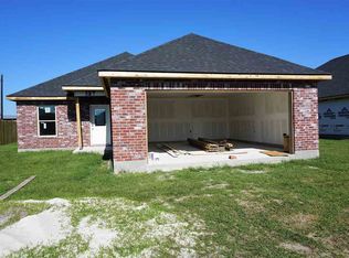 127 Darwen Dr, Raceland, LA 70394