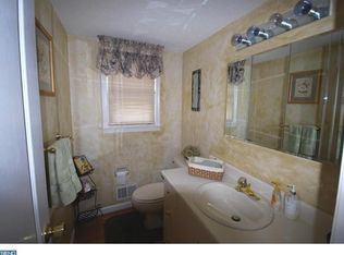 30 Copperfield Dr, Hamilton, NJ 08610