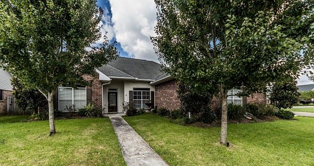 1st image of 405 Wallingsford Cir