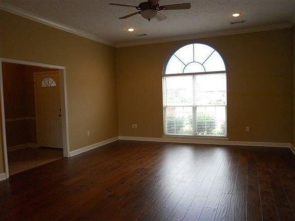 2nd image of 210 Crain Dr