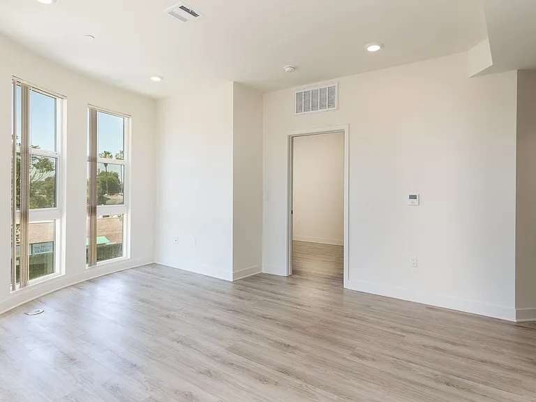 Welcome to Soul Noho. Now Leasing! — Photo 31