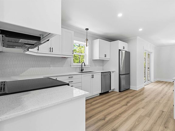 3rd image of 12 Clark Ct