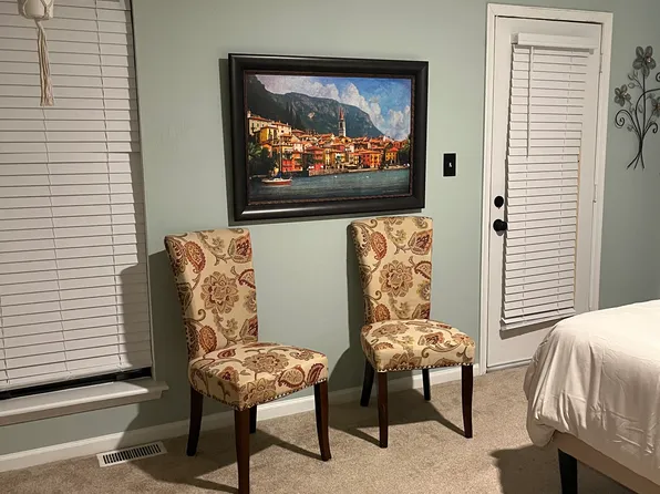 4726 Hollis Rd, Virginia Beach, VA 23455