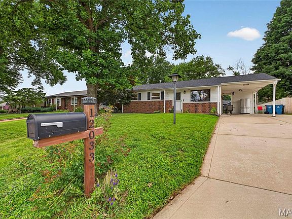 3rd image of 12033 Colonial Dr