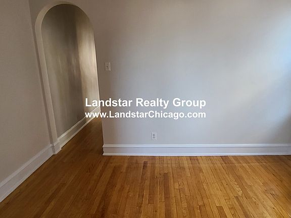 3rd image of 6341 N Greenview Ave #1F