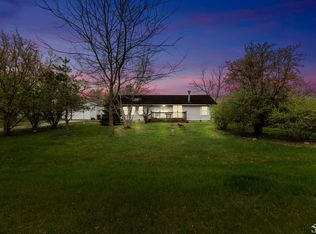 48261 Roy Ct, Belleville, MI 48111