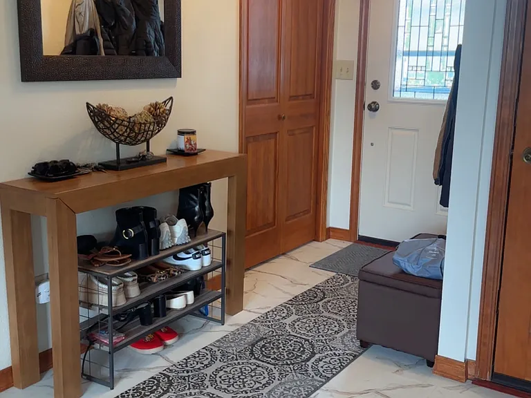 2516 S Ridge Dr — Photo 2