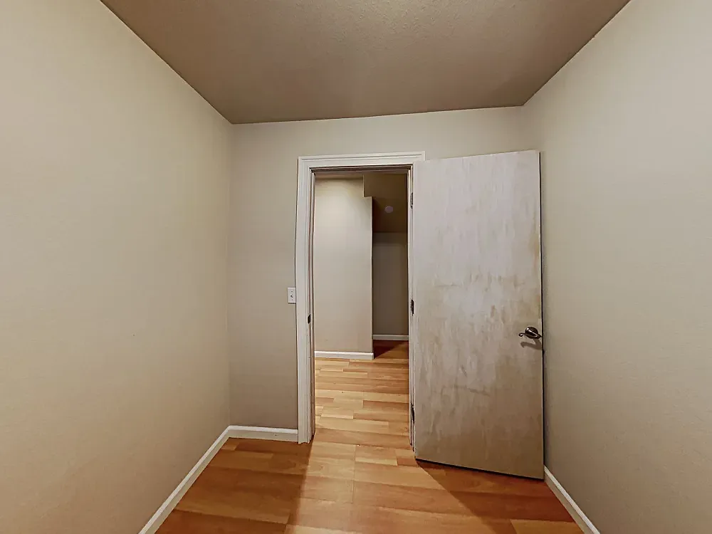 3 bed, 2.5 bath, 2440 sqft, $2,240 — Photo 2