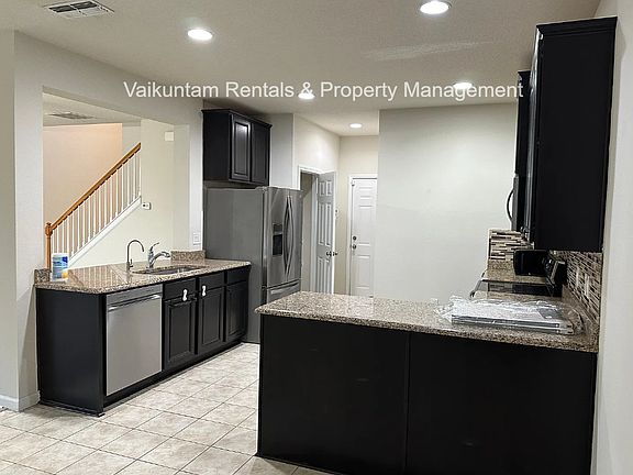 5th image of 14020 Corrine Cir