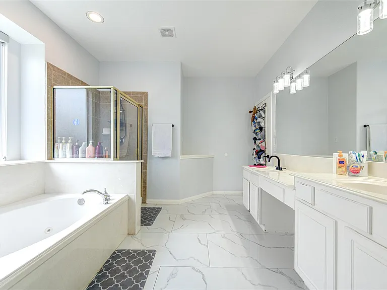 14311 Tasmania Ct — Photo 13