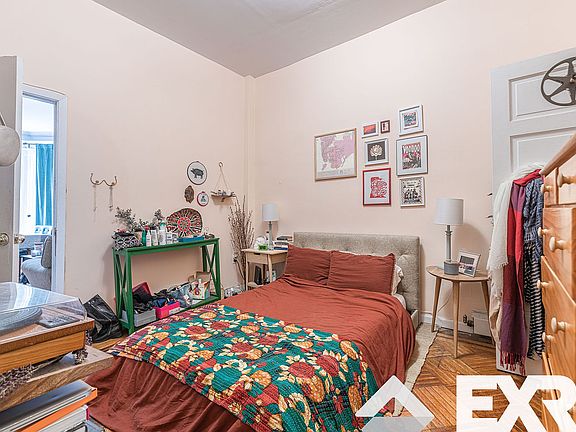 4th image of 604 Eastern Pkwy APT 4