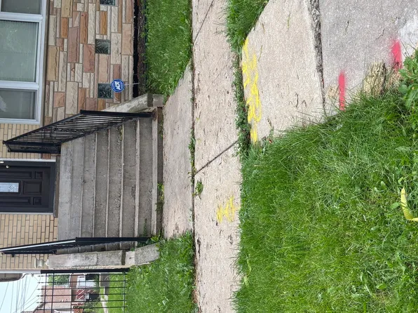 8955 S May St, Chicago, IL 60620