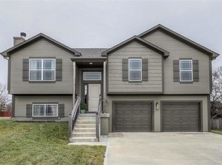 20222 W 220th Ter, Spring Hill, KS 66083