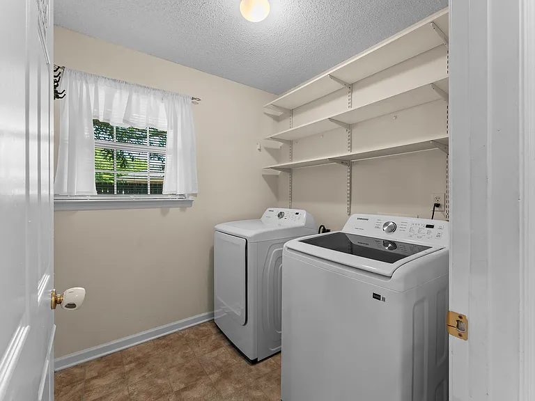107 Shallowford Cir — Photo 22