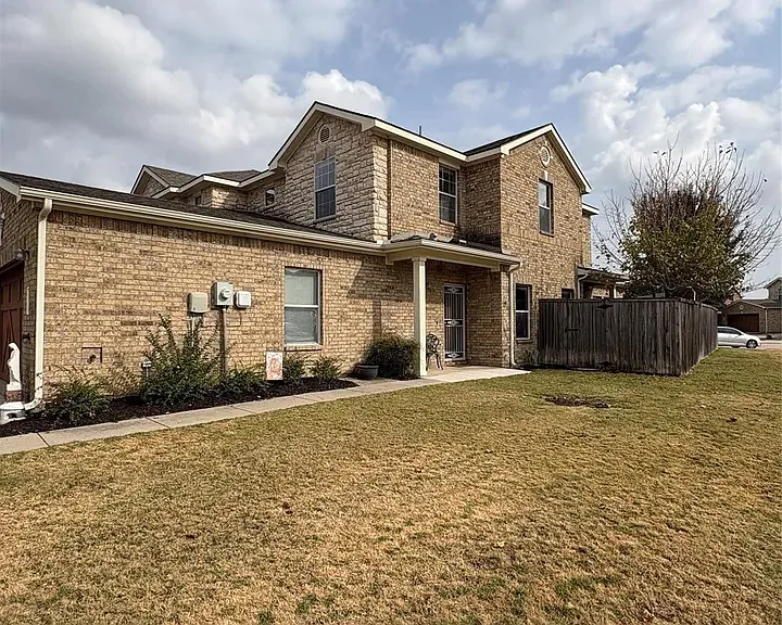 5900 Stone Mountain Rd — Photo 2