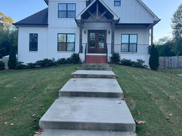 1492 Vines Way, Vestavia, AL 35243