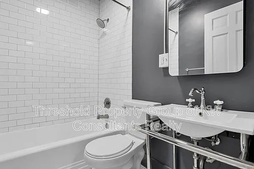 451 E Town St #106 Photo 1