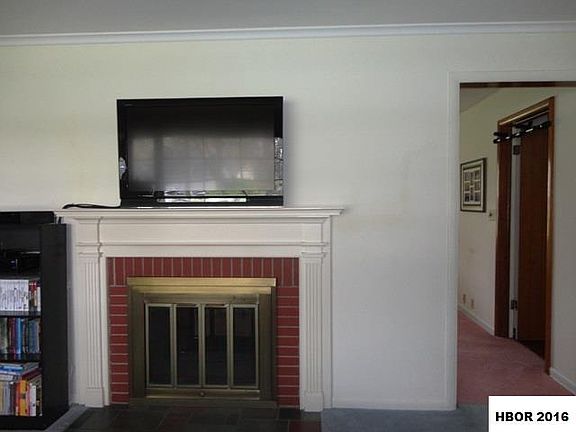 4th image of 608 Winterberry Dr