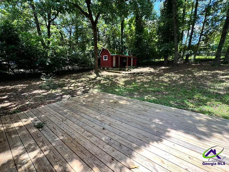 609 Arrowhead Trl — Photo 13