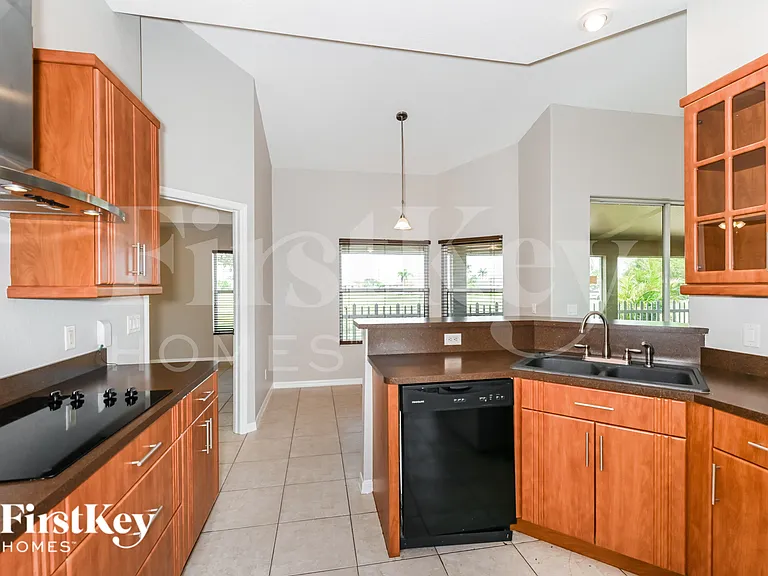 1138 Nelson Rd N — Photo 6