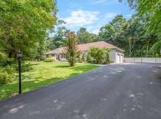 17 Cove Rd, Sag Harbor, NY 11963