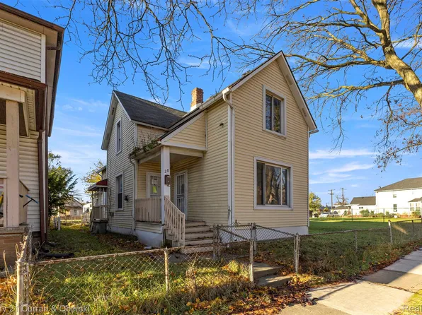 28 E James St, River Rouge, MI 48218