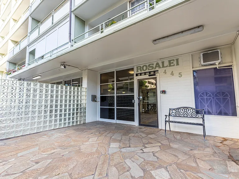 445 Kaiolu St #604 — Photo 17