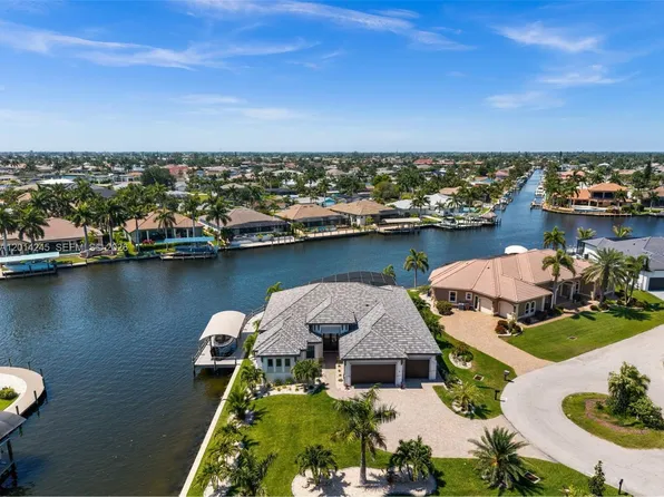 5201 Skylark Ct, Cape Coral, FL 33904