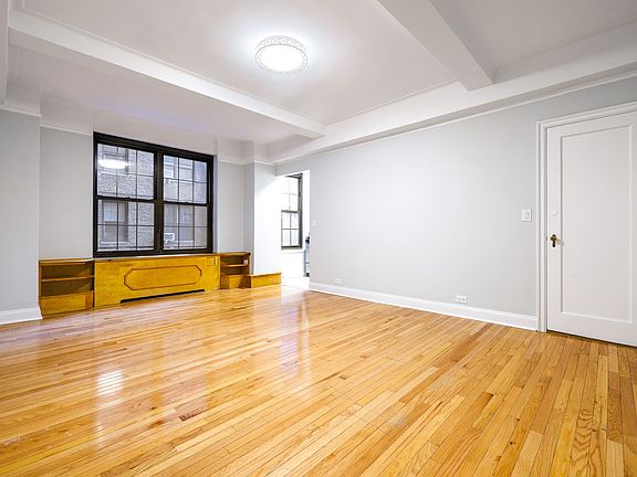 4th image of 1 University Pl APT 5M