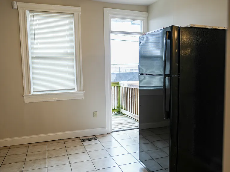 2813 W Mulberry St — Photo 3