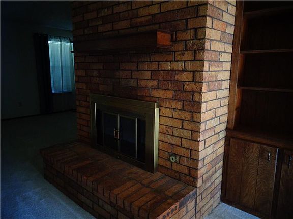 5th image of 955 Buckwood Dr